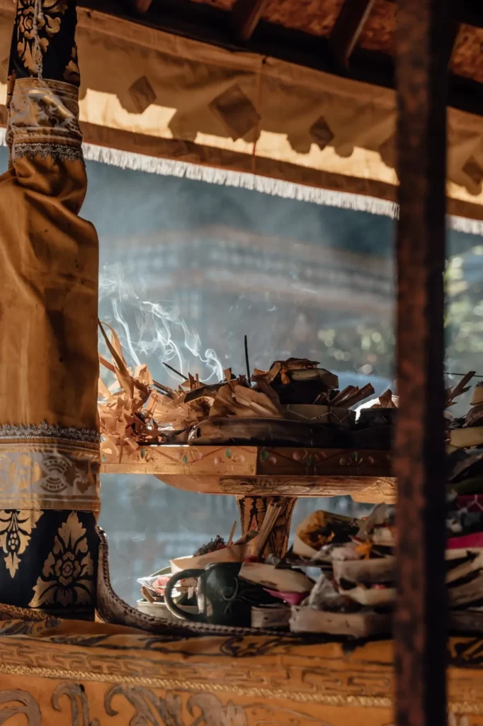 Suenyo Eco Retreat - Tabanan - Bali - Canang Sari Making